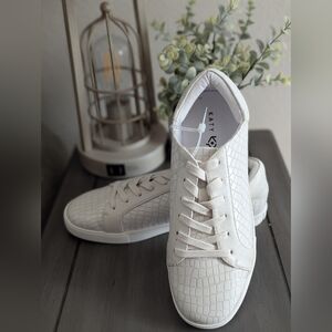 Katy Perry Collections White Croc-Embossed Sneakers